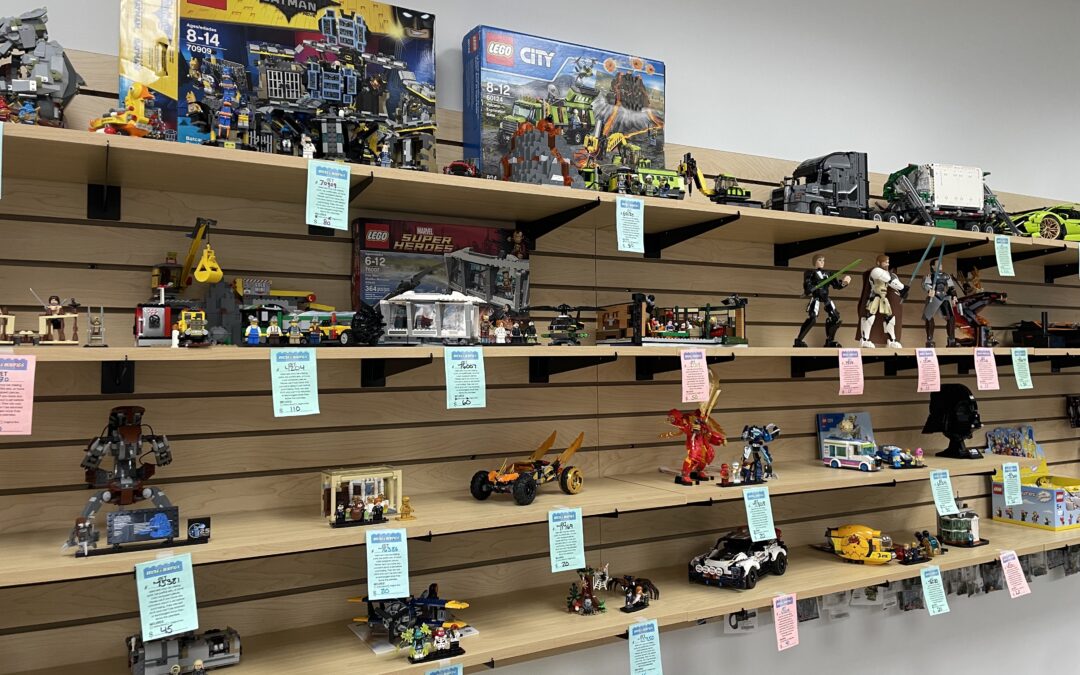 Pre-Built and used LEGO sets at Bricks and Minifigs