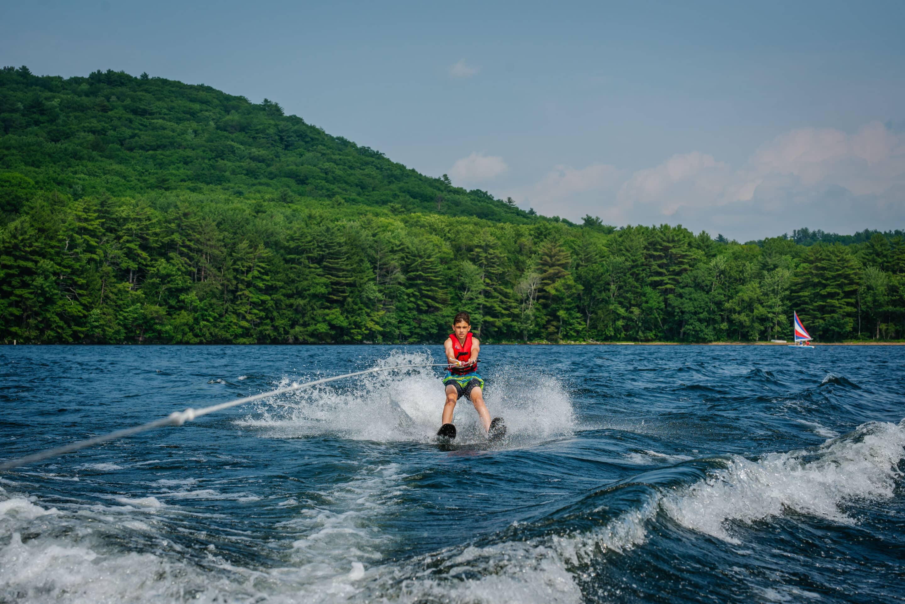 Birchmont_waterskiing
