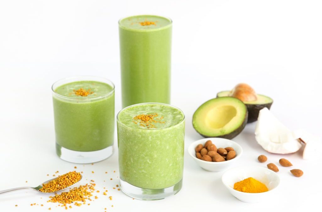 Quick Breakfast Recipe: A Healthy Smoothie from Beekeeperโs Naturals