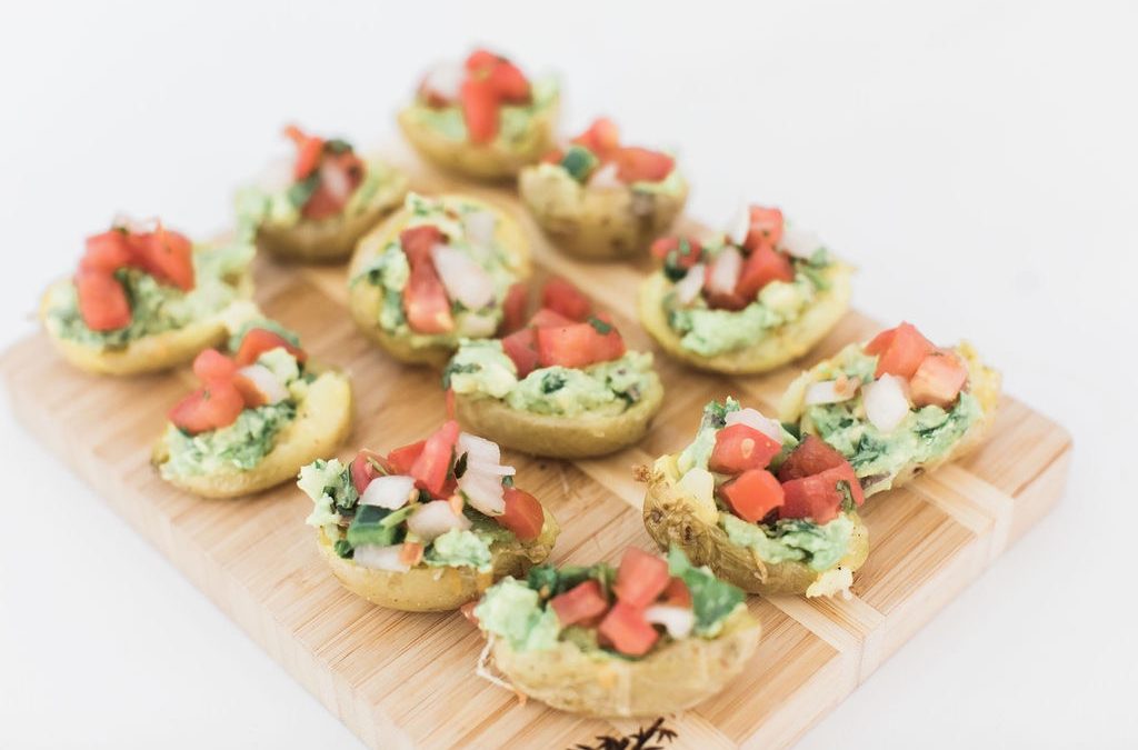 Ali Fedotowsky-Mannoโs Mini Vegetarian Potato Skin Recipe!