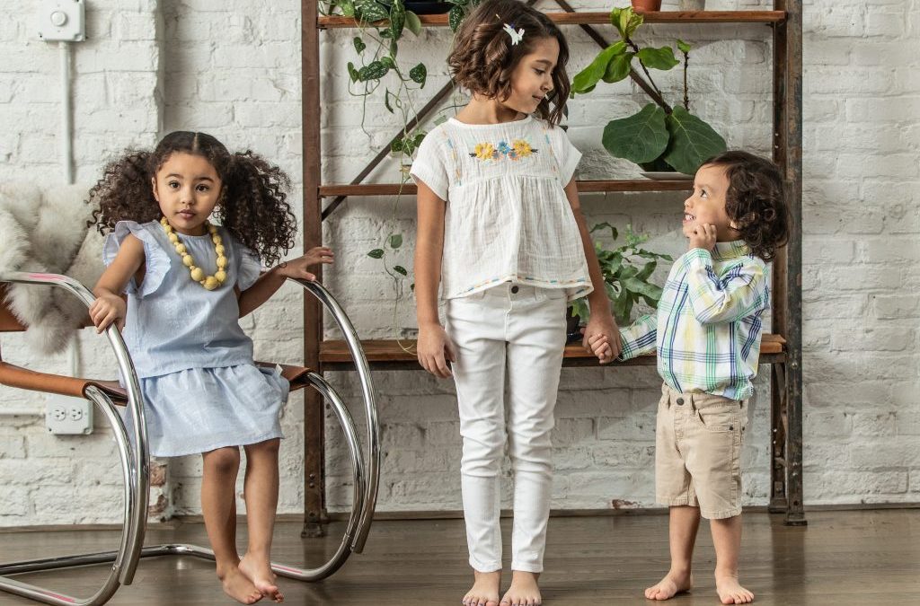 Mac & Mia: High-Quality Clothes, Delivered to Your Door