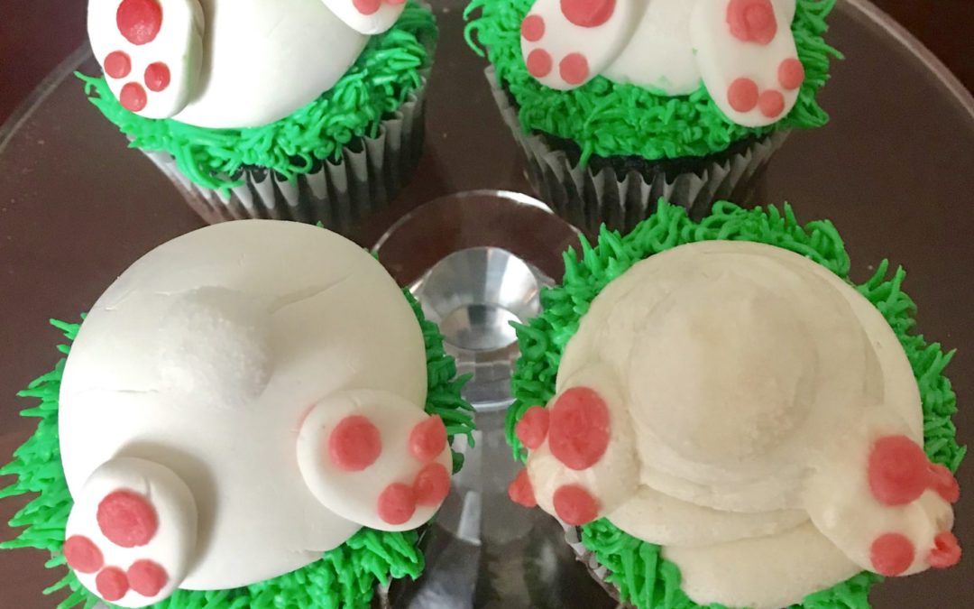 Easy Easter Bunny Tail Cupcakes