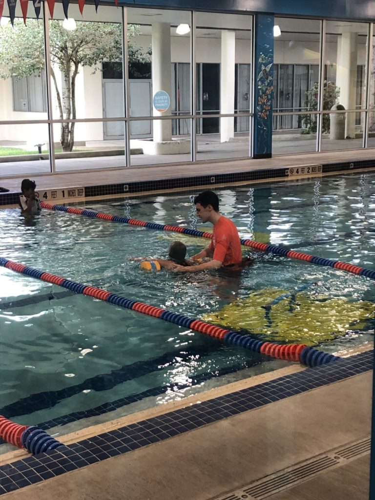 Jump Start Clinics at Goldfish Swim School Yorktown Heights, a fun way to take four days of 30-minute consecutive lessons with the same instructor.