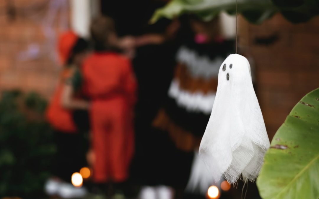 Halloween Night Checklist for Mom