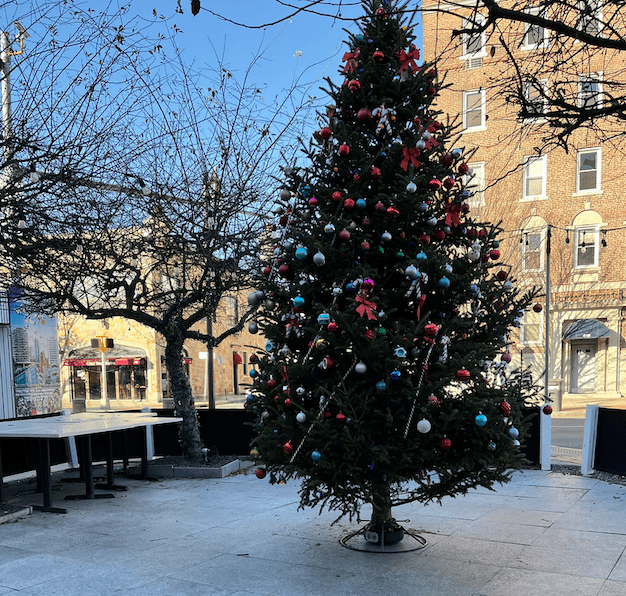 “Deck the Downtown” To Kick Off in Stamford Downtown!