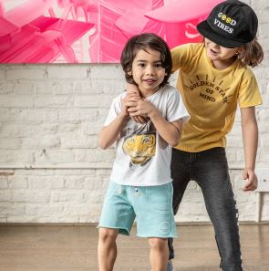 Mac & Mia: High-Quality Clothes, Delivered to Your Door.