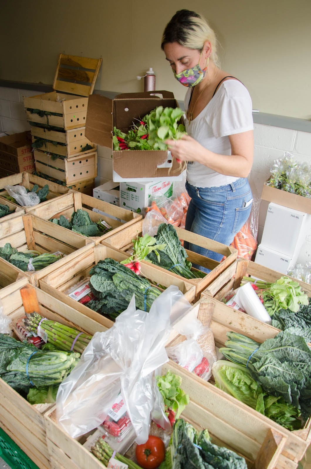 Farm box outlet delivery