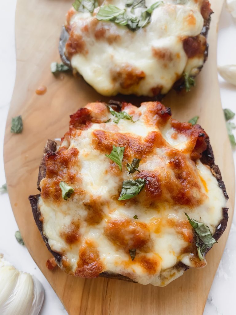 delicious portobello mushroom pizza