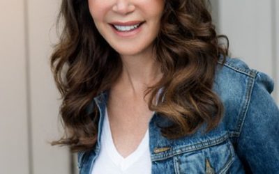 Meet a Mom: Actress & Podcast Host Lois Robbins!